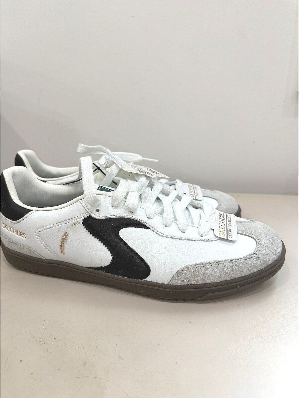 Skechers Hotshots Slip In Casual White Black Sneakers Size 9 New with Defects